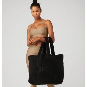 ALO Foxy Yoga Black Women's Tote Bag